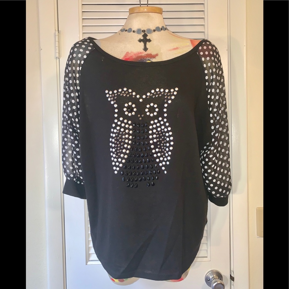 Julie’s Closet jeweled owl top w polka dot sleeves